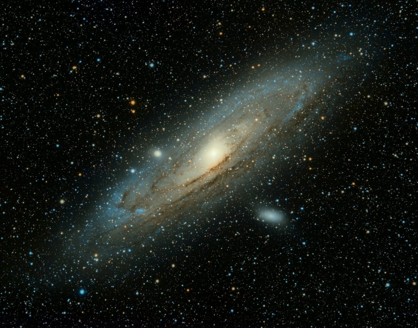 Foto von Guillermo Ferla auf Unsplash. Auf dem Bild sehen wir die Milchstraße. https://unsplash.com/de/fotos/illustration-der-galaxie-des-schwarzen-lochs-Oze6U2m1oYU